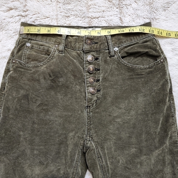 Size 25 Pant Ultra slim Corduroy Olive green color FREE PEOPLE - Picture 10 of 16